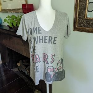 Disney Parks Women's Medium Home Is Where The Ears Are Minnie V-Neck T-shirt 109